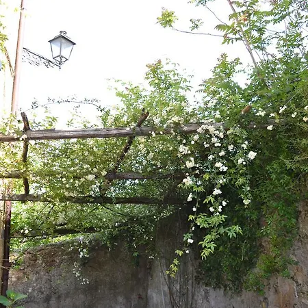 Antico Borgo 아파트